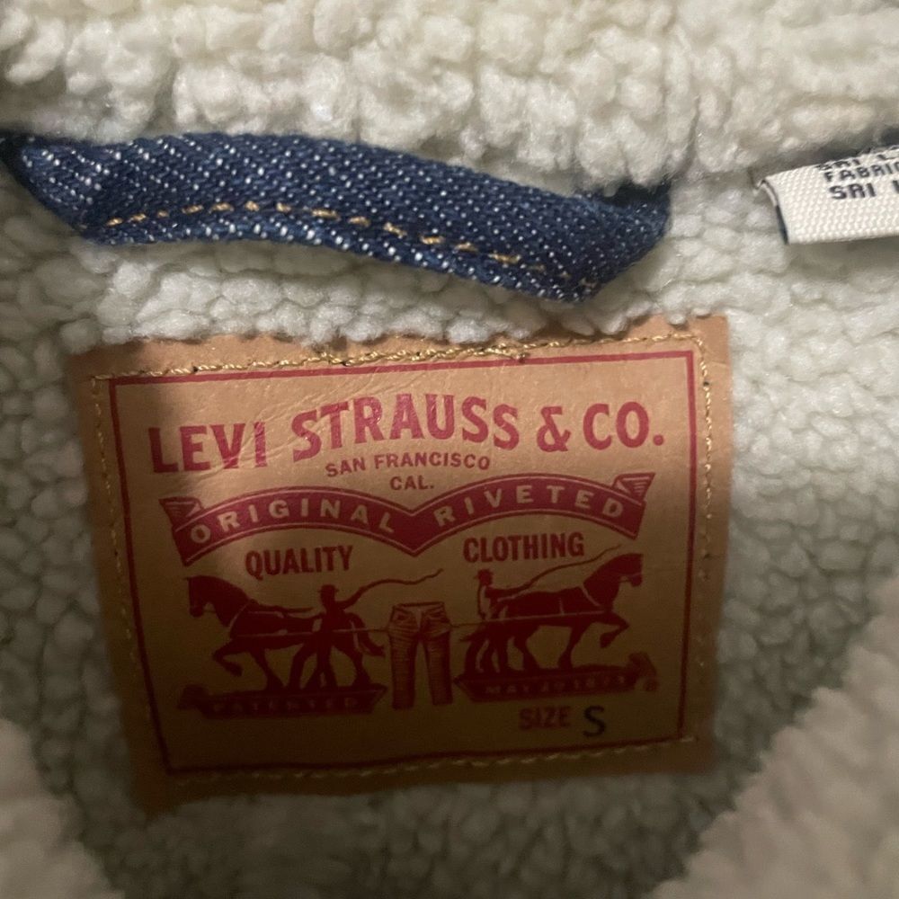 Levi’s trucker jacket - Picture 3 of 4